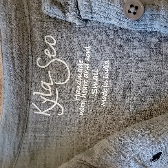 Kyla Seo - The Pia Blouse - Picture 3 of 9